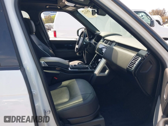 2021 Land Rover Range Rover Westminster z VIN SALGS2RUXMA446580, wystawiony jako IAAI lot #42093231 z przebiegiem 45 416 mil mil oraz . Historia ofert i sprzedaży dostępna na DreamBid. Obrazek 5.