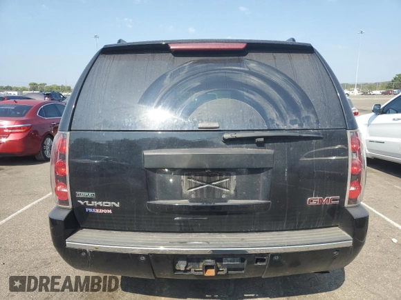 2010 GMC Yukon Denali with VIN 1GKUKEEF1AR277683, listed as a Copart auction lot 69675654 with 206,114 mi miles and Salvage Title. Bid and sale history available at carsss.com. Image 6.