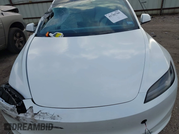 2024 Tesla Model 3 z VIN 5YJ3E1EA7RF866167, wystawiony jako IAAI lot #41785785 z przebiegiem 4 607 mil mil oraz . Historia ofert i sprzedaży dostępna na DreamBid. Obrazek 10.