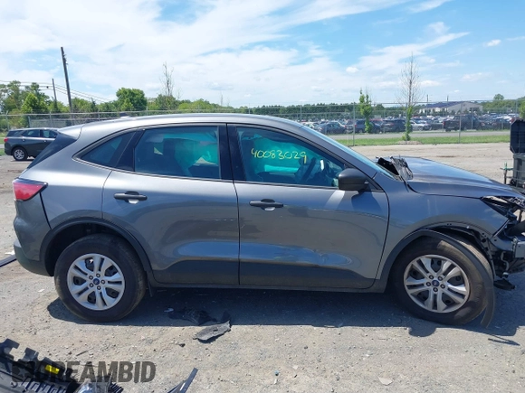 2022 Ford Escape S z VIN 1FMCU9F61NUB52835, wystawiony jako IAAI lot #40083029 z przebiegiem Nie podano mil oraz . Historia ofert i sprzedaży dostępna na DreamBid. Obrazek 12.