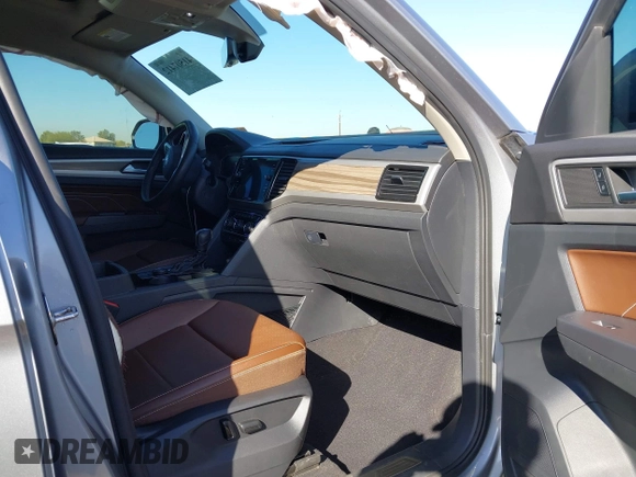 2021 Volkswagen Atlas SEL with VIN 1V2BR2CA9MC595044, listed as a IAAI auction lot 41507412 with 49,170 mi miles and . Bid and sale history available at DreamBid. Image 5.