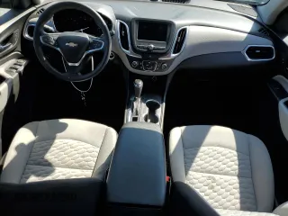 2021 Chevrolet Equinox LS z VIN 2GNAXHEV5M6144649, wystawiony jako Copart lot #54565055 z przebiegiem 61 987 mil mil oraz Szkoda całkowita • Salvage title. Historia ofert i sprzedaży dostępna na DreamBid. Obrazek 8.