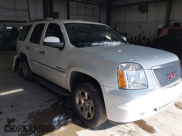 2008 GMC Yukon Denali z VIN 1GKFK63838J191268, wystawiony jako IAAI lot #41586712 z przebiegiem 206 128 mil mil oraz . Historia ofert i sprzedaży dostępna na DreamBid. Obrazek 1.