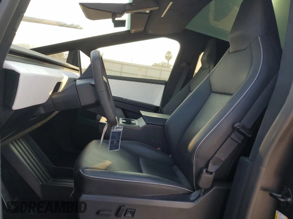 2024 Tesla Cybertruck z VIN 7G2CEHED2RA020834, wystawiony jako Copart lot #73682154 z przebiegiem 9 221 mil mil oraz Szkoda całkowita • Salvage title. Historia ofert i sprzedaży dostępna na DreamBid. Obrazek 7.