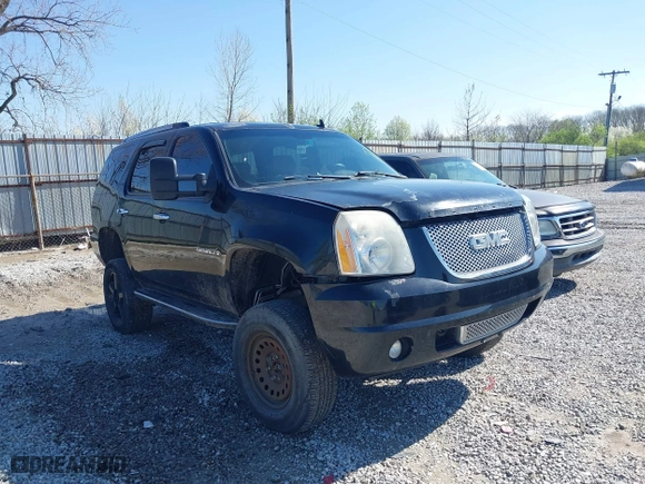 2008 GMC Yukon Denali with VIN 1GKFK63888J136525, listed as a IAAI auction lot 41975399 with 210,624 mi miles. Bid and sale history available at carsss.com. Image 1.