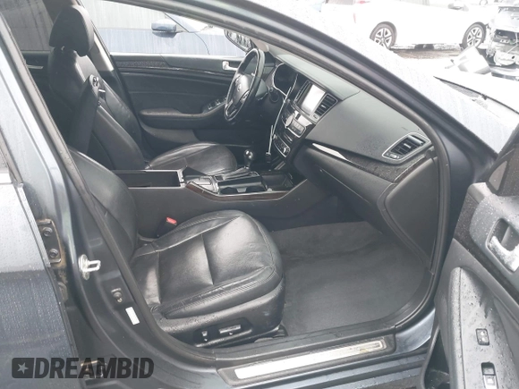 2014 Kia Cadenza Premium with VIN KNALN4D78E5125574, listed as a IAAI auction lot 41490830 with 172,569 mi miles. Bid and sale history available at carsss.com. Image 5.