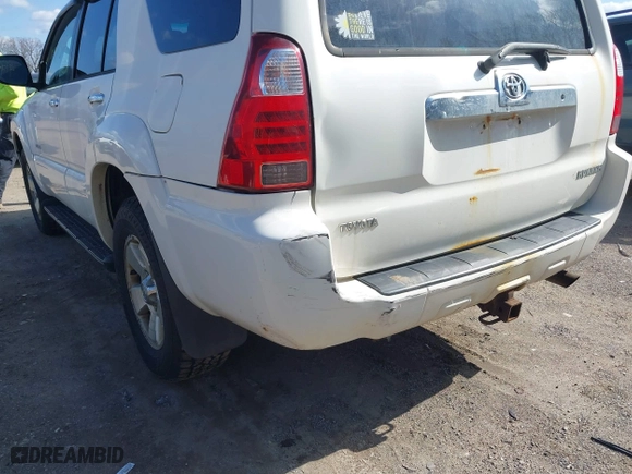 2006 Toyota 4Runner SR5 with VIN JTEBU14R168070401, listed as a IAAI auction lot 41977312 with 195,902 mi miles. Bid and sale history available at carsss.com. Image 6.