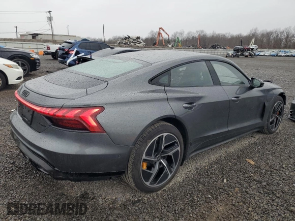 2024 Audi RS e-tron GT z VIN WAUBHBFWXR7901726, wystawiony jako Copart lot #47284335 z przebiegiem 5068 mil mil oraz Szkody całkowita. Historia ofert i sprzedaży dostępna na DreamBid. Obrazek 3.