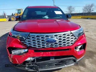 2020 Ford Explorer Platinum with VIN 1FM5K8HCXLGA82209, listed as a IAAI auction lot 41823764 with 52,016 mi miles. Bid and sale history available at carsss.com. Image 13.