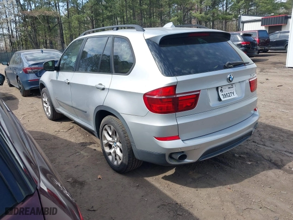 2011 BMW X5 35i with VIN 5UXZV4C53BL403476, listed as a IAAI auction lot 41820844 with 104,472 mi miles. Bid and sale history available at carsss.com. Image 3.