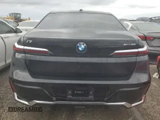 2024 BMW i7 xDrive60 z VIN WBY53EJ0XRCP79376, wystawiony jako Copart lot #74859304 z przebiegiem 12 526 mil mil oraz Nie do naprawy. Historia ofert i sprzedaży dostępna na DreamBid. Obrazek 6.