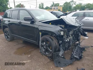 2024 Jeep Grand Cherokee Limited с VIN 1C4RJHBG5RC202647, выставлен на аукционе IAAI как лот 42553301 с пробегом 12 121 миль миль и . История ставок и продаж доступна на DreamBid. Изображение 1.