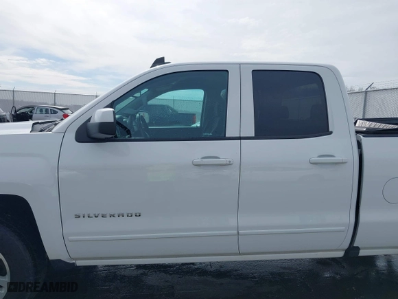 2018 Chevrolet Silverado 1500 LT with VIN 1GCVKREHXJZ298878, listed as a IAAI auction lot 41617944 with 64,847 mi miles. Bid and sale history available at carsss.com. Image 14.