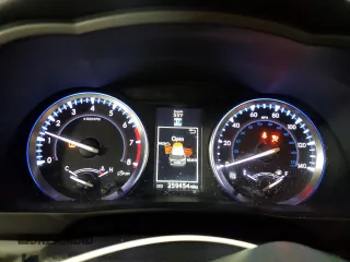 2014 Toyota Highlander XLE z VIN 5TDJKRFH4ES007652, wystawiony jako Copart lot #57761295 z przebiegiem 259 454 mil mil oraz Szkoda całkowita • Salvage title. Historia ofert i sprzedaży dostępna na DreamBid. Obrazek 9.