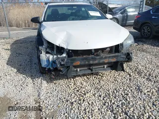 2015 Toyota Camry XLE with VIN 4T1BF1FK6FU475672, listed as a IAAI auction lot 41780890 with 238,915 mi miles. Bid and sale history available at carsss.com. Image 6.