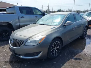 2017 Buick Regal Sport Touring z VIN 2G4GL5EX3H9142137, wystawiony jako IAAI lot #42108430 z przebiegiem 110 505 mil mil oraz . Historia ofert i sprzedaży dostępna na DreamBid. Obrazek 17.