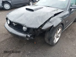 2008 Ford Mustang GT Deluxe with VIN 1ZVHT82HX85117723, listed as a IAAI auction lot 42015967 with 120,406 mi miles and . Bid and sale history available at carsss.com. Image 6.