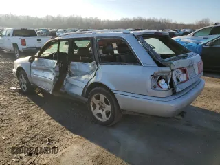 1998 Audi A6 z VIN WAUJC84A0WN001123, wystawiony jako Copart lot #85445164 z przebiegiem Nie podano mil oraz Szkoda całkowita • Salvage title. Historia ofert i sprzedaży dostępna na DreamBid. Obrazek 2.