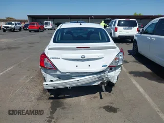 2016 Nissan Versa S z VIN 3N1CN7AP3GL903343, wystawiony jako IAAI lot #42520278 z przebiegiem 106 630 mil mil oraz . Historia ofert i sprzedaży dostępna na DreamBid. Obrazek 17.