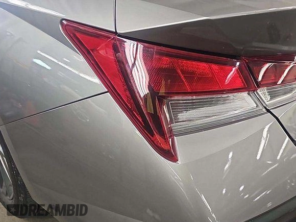 2024 Hyundai Elantra SEL z VIN KMHLM4DG8RU636246, wystawiony jako IAAI lot #42808858 z przebiegiem 37 872 mil mil oraz . Historia ofert i sprzedaży dostępna na DreamBid. Obrazek 26.