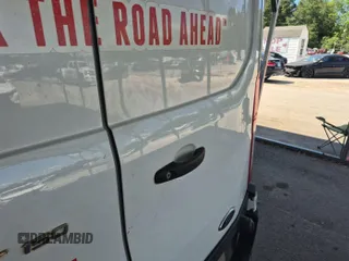 2020 Ford Transit Cargo z VIN 1FTYE1C89LKA17335, wystawiony jako IAAI lot #42561511 z przebiegiem 276 728 mil mil oraz . Historia ofert i sprzedaży dostępna na DreamBid. Obrazek 24.