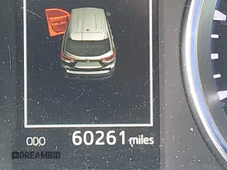 2019 Toyota Highlander SE z VIN 5TDJZRFH1KS735839, wystawiony jako IAAI lot #42204004 z przebiegiem 60 261 mil mil oraz . Historia ofert i sprzedaży dostępna na DreamBid. Obrazek 16.