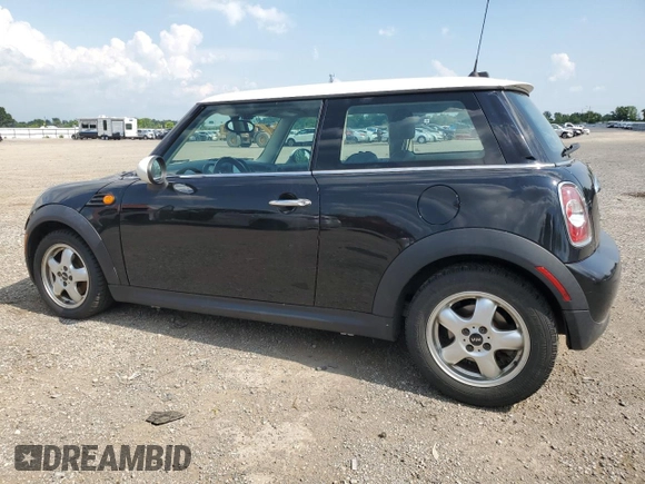 2011 MINI Hardtop with VIN WMWSU3C51BT183638, listed as a Copart auction lot 62762925 with Not provided miles and Non repairable. Bid and sale history available at DreamBid. Image 2.