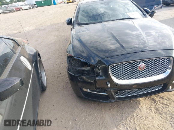 2016 Jaguar XJ Portfolio z VIN SAJWA2G7XG8W02522, wystawiony jako IAAI lot #42648111 z przebiegiem 83 701 mil mil oraz . Historia ofert i sprzedaży dostępna na DreamBid. Obrazek 6.