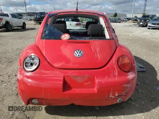 2004 Volkswagen New Beetle Coupe GLS with VIN 3VWCR31CX4M409068, listed as a Copart auction lot 76234984 with 247,316 mi miles and Salvage Title. Bid and sale history available at carsss.com. Image 6.