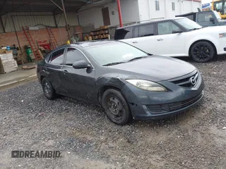 2013 Mazda 6 i Sport with VIN 1YVHZ8BH8D5M08789, listed as a IAAI auction lot 41915453 with 184,374 mi miles. Bid and sale history available at carsss.com. Image 1.