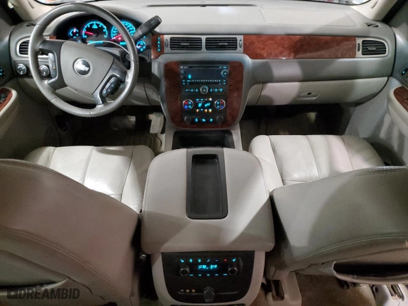 2009 Chevrolet Suburban LT w/2LT with VIN 1GNFK26349R274464, listed as a Copart auction lot 50152055 with 236,997 mi miles and Salvage Title. Bid and sale history available at carsss.com. Image 8.