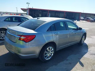 2013 Chrysler 200 LX with VIN 1C3CCBAB4DN733262, listed as a IAAI auction lot 41842571 with 232,878 mi miles. Bid and sale history available at carsss.com. Image 4.