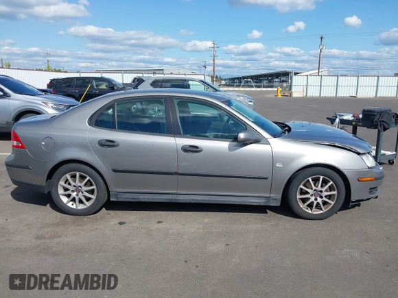 2004 Saab 9-3 z VIN YS3FB49S041036411, wystawiony jako IAAI lot #42010899 z przebiegiem 130 847 mil mil oraz . Historia ofert i sprzedaży dostępna na DreamBid. Obrazek 13.