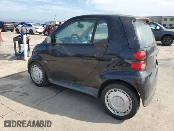 2013 Smart fortwo Pure z VIN WMEEJ3BA9DK678543, wystawiony jako Copart lot #72659984 z przebiegiem Nie podano mil oraz Czysty tytuł • Clean title. Historia ofert i sprzedaży dostępna na DreamBid. Obrazek 2.
