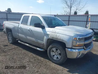 2017 Chevrolet Silverado 1500 LT with VIN 1GCVKREC2HZ202207, listed as a IAAI auction lot 41755285 with 157,018 mi miles. Bid and sale history available at carsss.com. Image 1.
