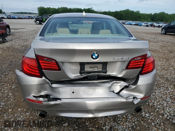 2011 BMW 5 Series 535i z VIN WBAFR7C51BC607779, wystawiony jako Copart lot #55216495 z przebiegiem 130 784 mil mil oraz Szkody całkowita. Historia ofert i sprzedaży dostępna na DreamBid. Obrazek 6.