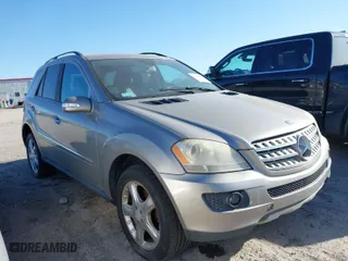 2008 Mercedes-Benz M-Class 3.5L with VIN 4JGBB86E88A355083, listed as a IAAI auction lot 42019076 with 160,928 mi miles. Bid and sale history available at carsss.com. Image 1.