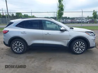 2020 Ford Escape Titanium с VIN 1FMCU9J99LUB45758, выставлен на аукционе IAAI как лот 42286143 с пробегом 51 177 миль миль и . История ставок и продаж доступна на DreamBid. Изображение 13.