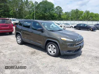 2015 Jeep Cherokee Sport z VIN 1C4PJLAB0FW660722, wystawiony jako IAAI lot #42480650 z przebiegiem 272 396 mil mil oraz . Historia ofert i sprzedaży dostępna na DreamBid. Obrazek 1.