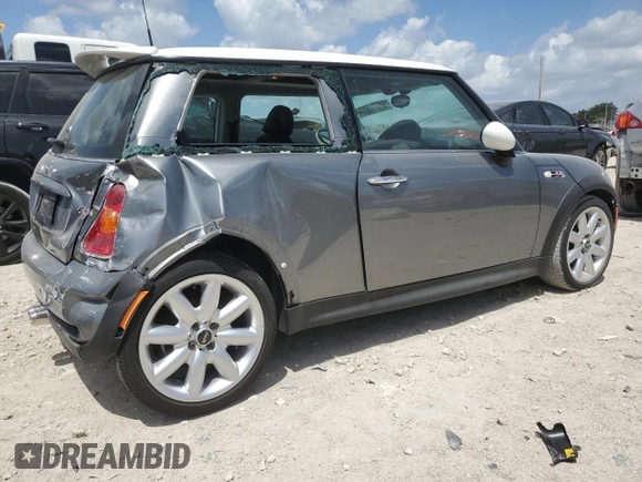 2002 MINI Hardtop S with VIN WMWRE33492TD51046, listed as a Copart auction lot 52371525 with 19,112 mi miles and Non Repairable. Bid and sale history available at DreamBid. Image 3.