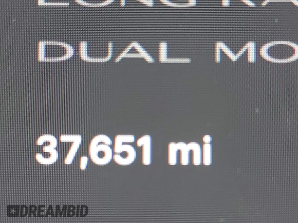 2021 Tesla Model 3 Long Range z VIN 5YJ3E1EB9MF006966, wystawiony jako IAAI lot #41976745 z przebiegiem 37 651 mil mil oraz . Historia ofert i sprzedaży dostępna na DreamBid. Obrazek 15.