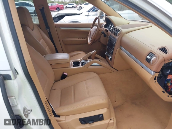 2010 Porsche Cayenne z VIN WP1AA2AP6ALA07199, wystawiony jako IAAI lot #41975088 z przebiegiem 150 152 mil mil oraz . Historia ofert i sprzedaży dostępna na DreamBid. Obrazek 5.