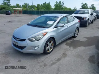 2013 Hyundai Elantra Limited z VIN 5NPDH4AE1DH284131, wystawiony jako IAAI lot #42454008 z przebiegiem 135 076 mil mil oraz . Historia ofert i sprzedaży dostępna na DreamBid. Obrazek 2.