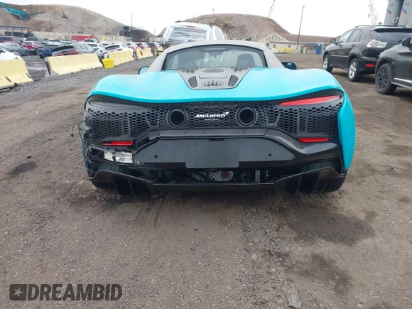 2023 McLaren Artura z VIN SBM16AEA2PW001787, wystawiony jako IAAI lot #41842771 z przebiegiem 2352 mil mil oraz . Historia ofert i sprzedaży dostępna na DreamBid. Obrazek 15.