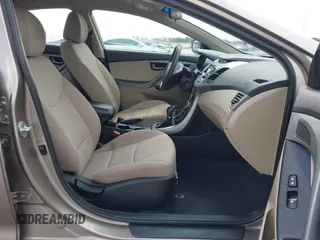 2016 Hyundai Elantra SE z VIN 5NPDH4AEXGH797608, wystawiony jako IAAI lot #42432065 z przebiegiem 139 861 mil mil oraz . Historia ofert i sprzedaży dostępna na DreamBid. Obrazek 5.