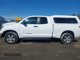 2010 Toyota Tundra 4WD Truck with VIN 5TFUM5F10AX015321, listed as a IAAI auction lot 41687601 with 117,939 mi miles. Bid and sale history available at carsss.com. Image 14.