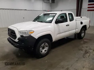 2018 Toyota Tacoma SR z VIN 5TFSX5EN0JX059029, wystawiony jako Copart lot #44250335 z przebiegiem 178 386 mil mil oraz Czysty tytuł • Clean title. Historia ofert i sprzedaży dostępna na DreamBid. Obrazek 1.