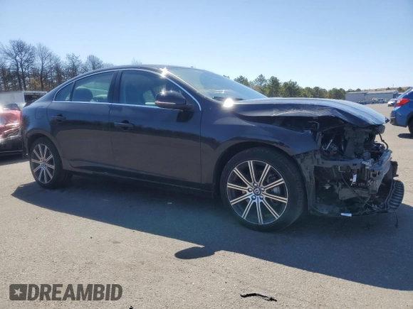 2018 Volvo S60 Inscription Platinum with VIN LYV402TM4JB172922, listed as a Copart auction lot 54655585 with 38,002 mi miles and Salvage Title. Bid and sale history available at carsss.com. Image 4.