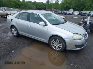 2007 Volkswagen Jetta Wolfsburg Edition с VIN 3VWEG71K67M155277, выставлен на аукционе IAAI как лот 42348863 с пробегом 141 788 миль миль и . История ставок и продаж доступна на DreamBid. Изображение 1.