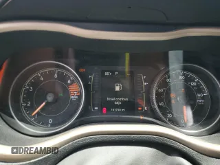 2017 Jeep Cherokee Sport с VIN 1C4PJLAB2HW641088, выставлен на аукционе Copart как лот 53903025 с пробегом 141 740 миль миль и Списание • Salvage title. История ставок и продаж доступна на DreamBid. Изображение 9.